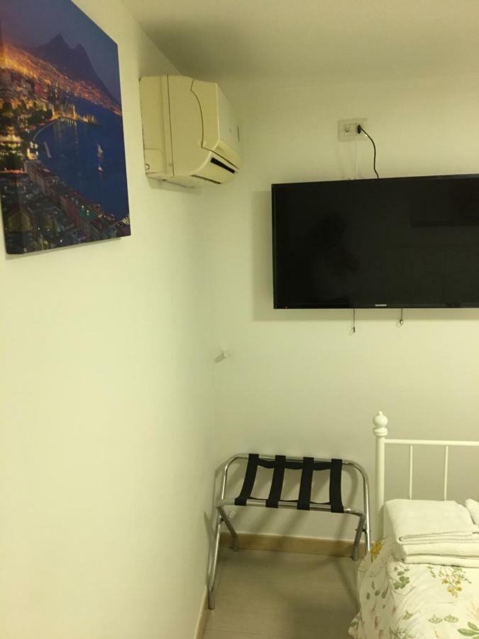 Отель Il Cuore Di Napoli Экстерьер фото